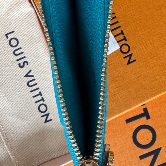 NWT Louis Vuitton Murakami LV x TM Romy Card Holder KABIRA BLUE Sold Out! - Picture 5 of 5